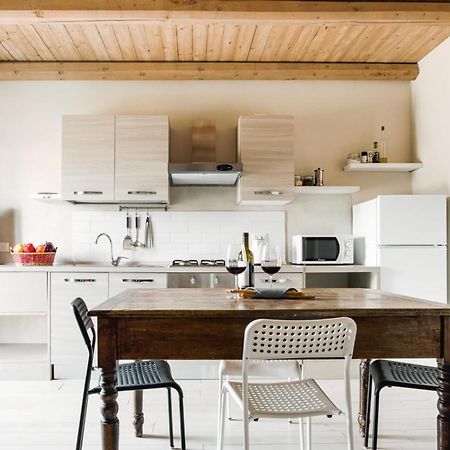 La Casa Di Roby-1 Appartamento La Morra Con Piscina Luaran gambar