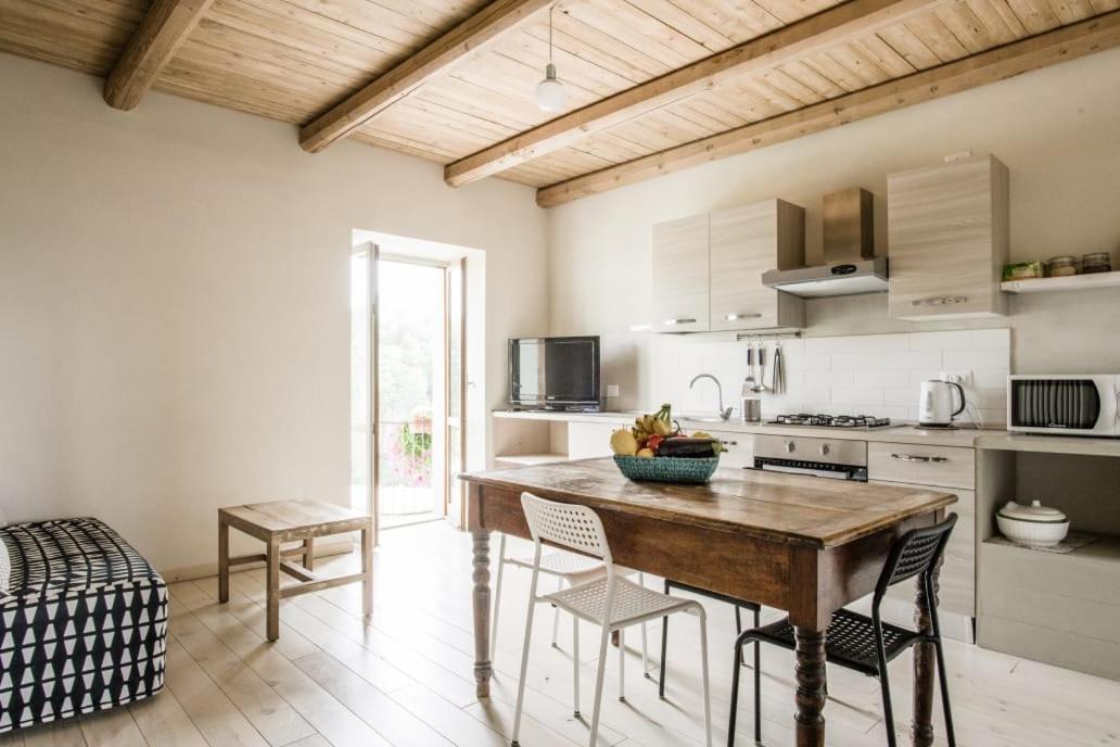 La Casa Di Roby-1 Appartamento La Morra Con Piscina Luaran gambar