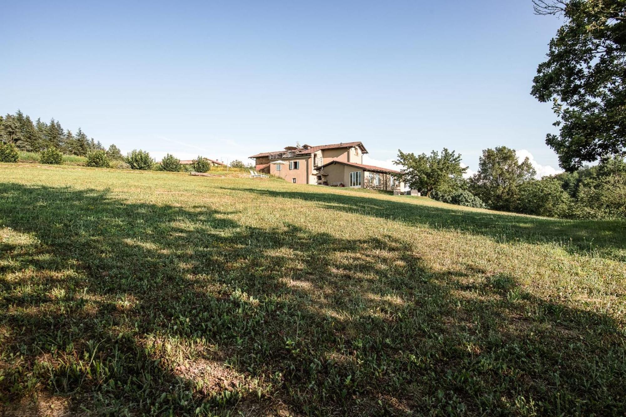 La Casa Di Roby-1 Appartamento La Morra Con Piscina Luaran gambar