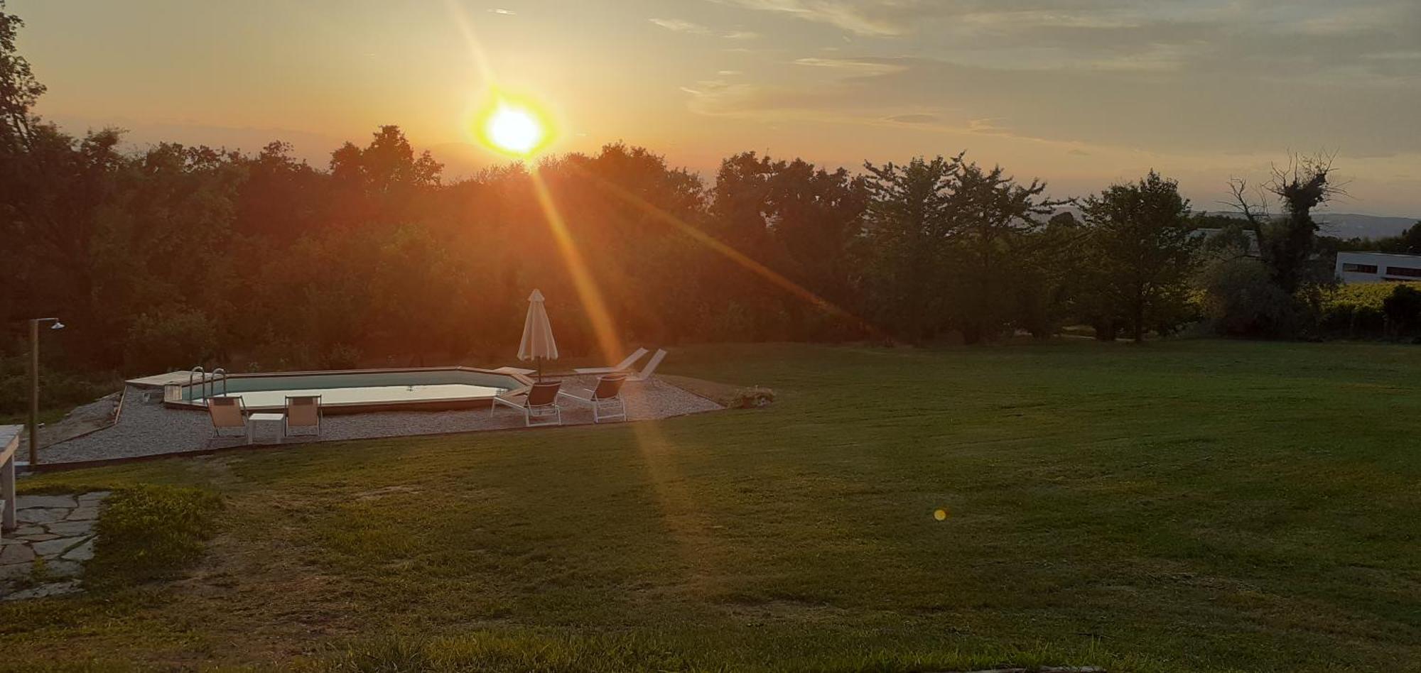 La Casa Di Roby-1 Appartamento La Morra Con Piscina Luaran gambar